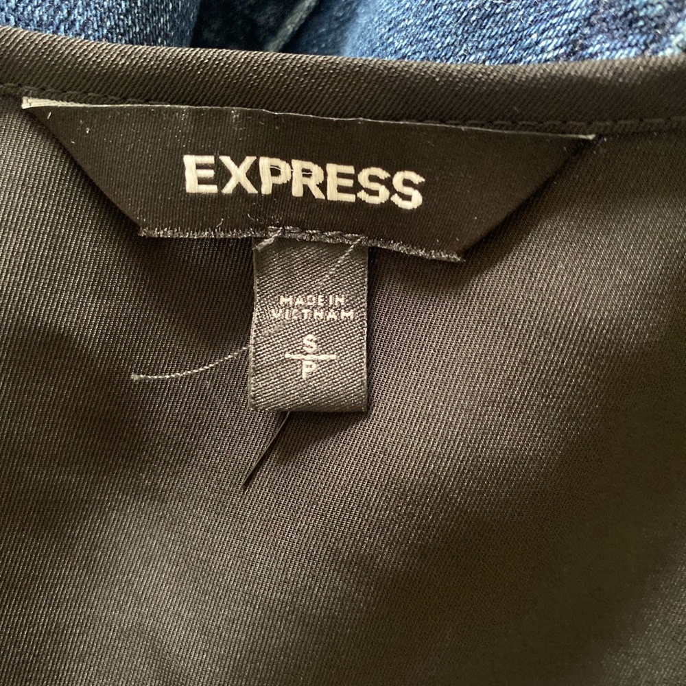Express Top - Picture 7 of 7